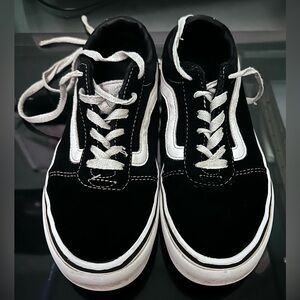 Black Vans, Low top, women’s size 6